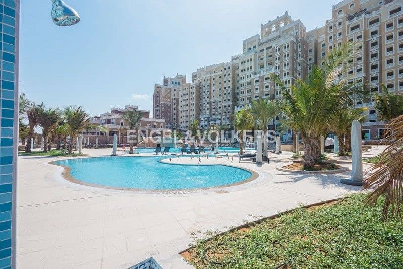 10 Resort Living | High Floor| Deluxe Palm View