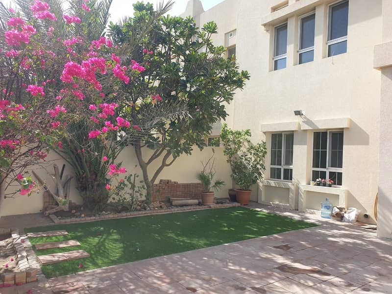 3 BDR with Study | Middle Unit | Landscaped Garden