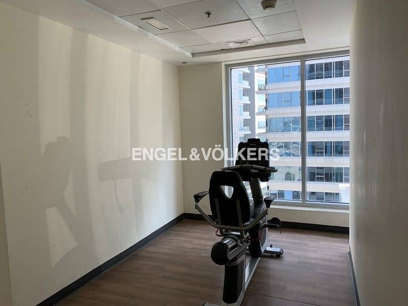 16 Mid Floor | Vacant on Transfer | Courtyard View