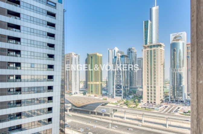 8 Fully Furnished|Next to Metro|Mid Floor