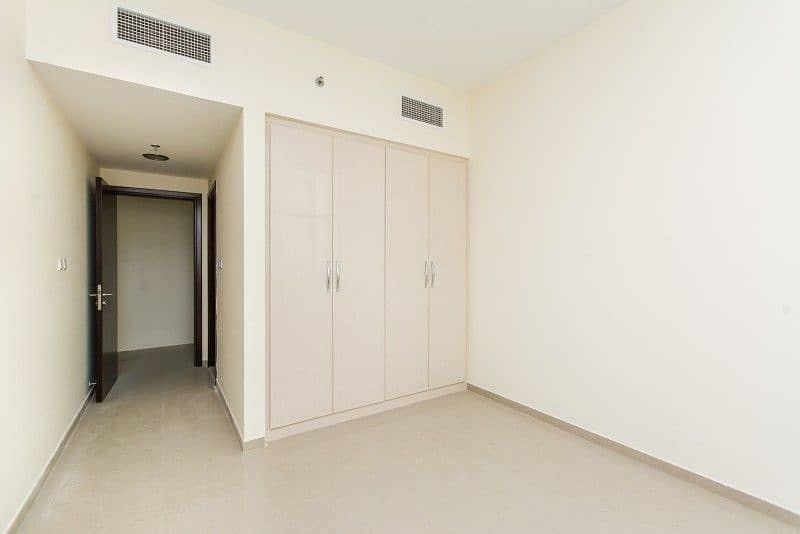 11 Corner Unit | Mid Floor | Closed Kitchen