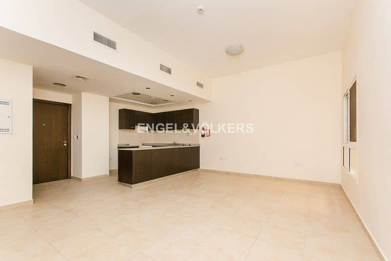 2 Spacious and Bright | Near Pool and Park