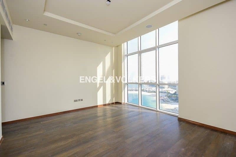 10 Amazing Sea View|4 Cheques|Huge terrace|Spacious