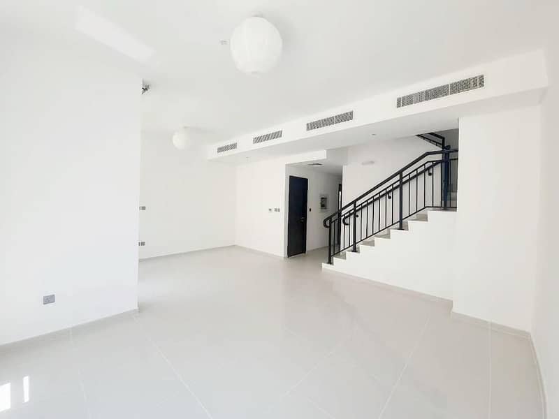Best Price I 3 Bed w/ Balconies | Middle unit