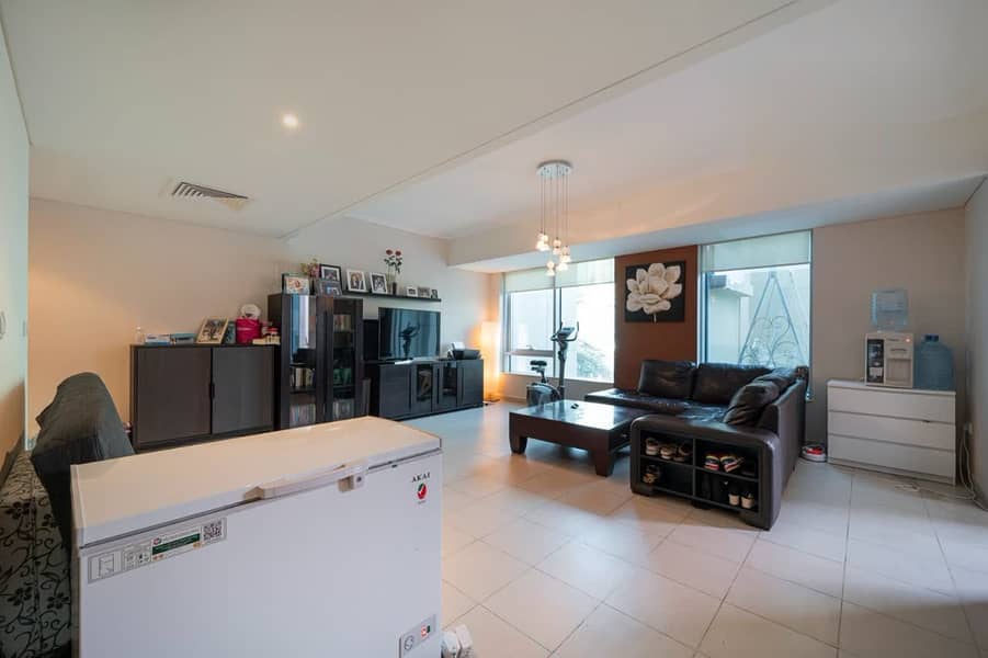 2 Rare and huge 1 Bed | Large terrace | Marina view