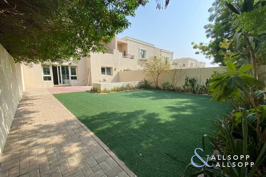 Vacant Now | 3 Beds | Backing Pool + Park