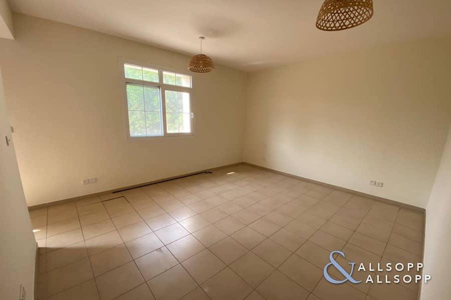 6 Vacant Now | 3 Beds | Backing Pool + Park