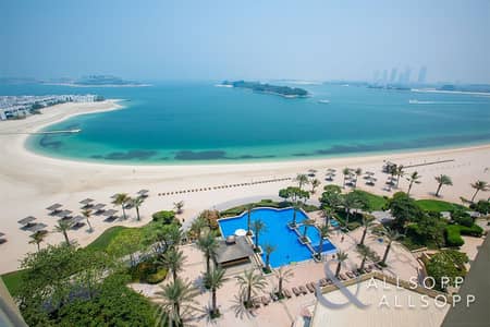 1 Bedroom Flat for Sale in Palm Jumeirah, Dubai - 1 Bed | High Floor | Full Sea View | Beach Access