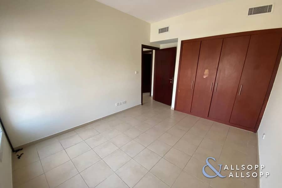 9 Vacant Now | 3 Beds | Backing Pool + Park