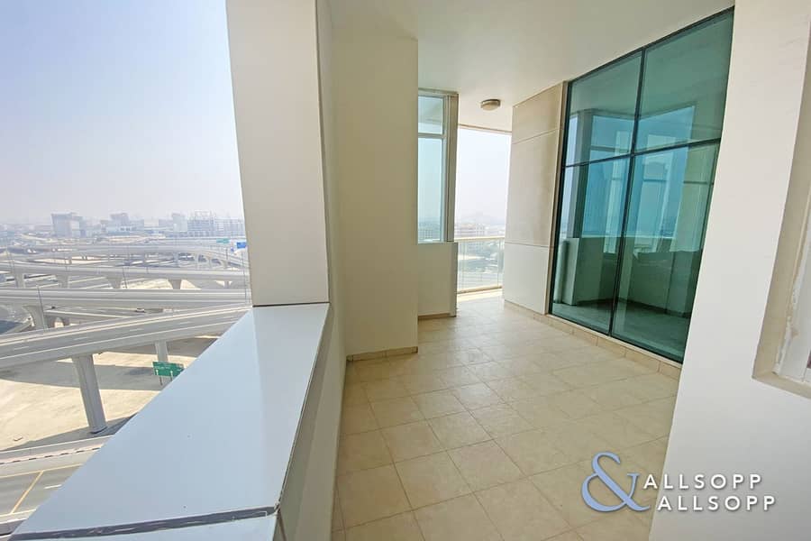 9 Vacant | Spacious 2 Beds | Large Balcony