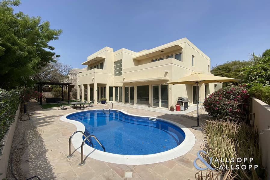 5 Beds + Maids | Private Pool | Backs Park