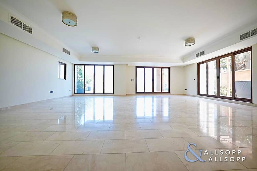 9 4 Bedrooms | Private Lift | Full Sea View