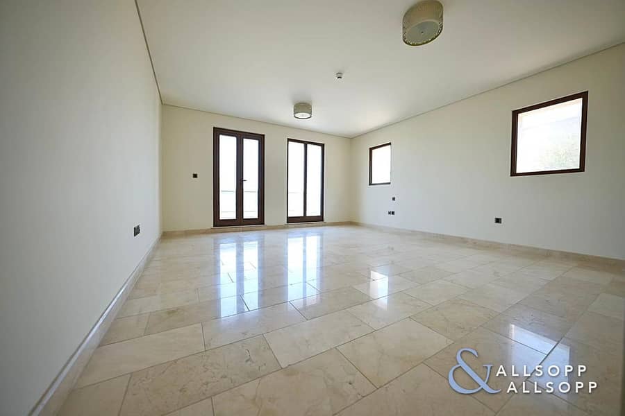 14 4 Bedrooms | Private Lift | Full Sea View