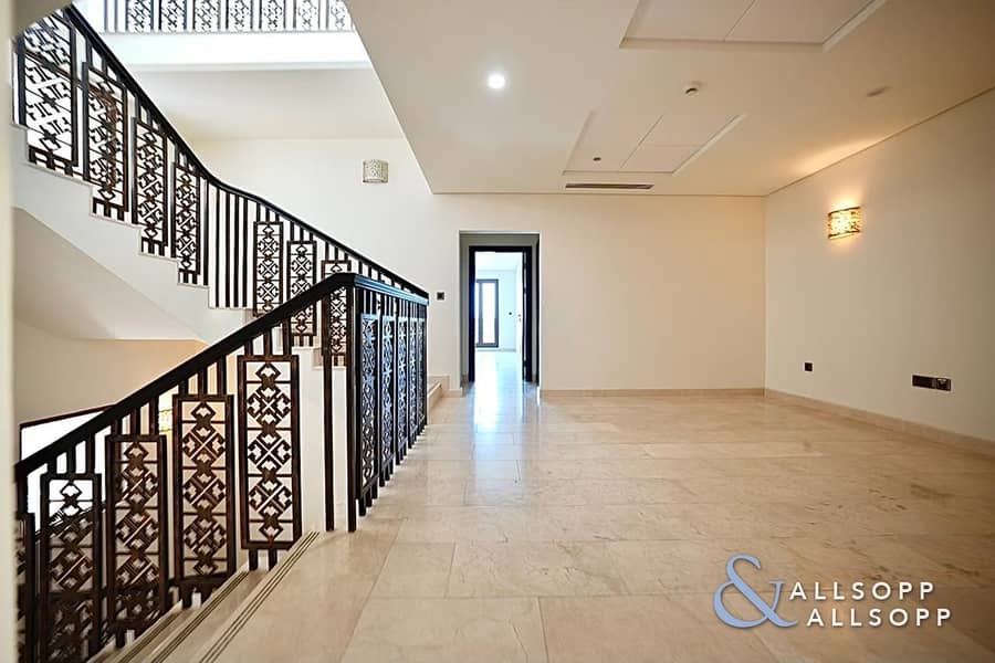 17 4 Bedrooms | Private Lift | Full Sea View