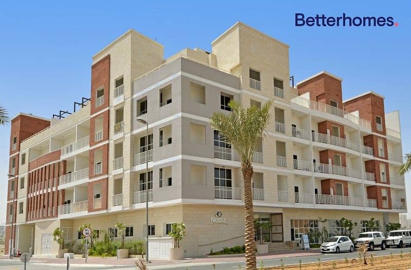 10 Spacious Apartment |L Shaped Balcony | Pool | Parking