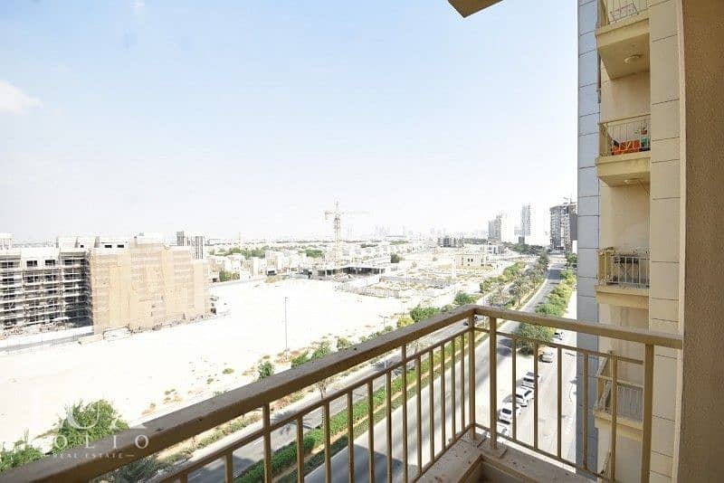 9 Available Now | Balcony | Very Spacious