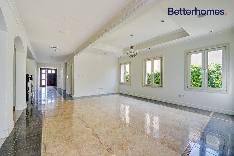 6 BEDROOMS | BASEMENT | VACANT | UPGRADED