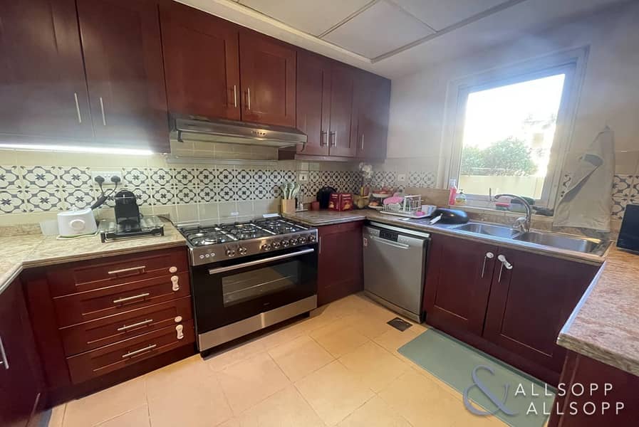 6 2/3 Bedrooms | Close To Pool  | Single Row