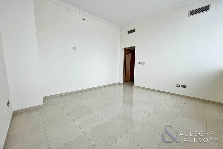 9 Spacious | Large Terrace | En-Suite | VOT