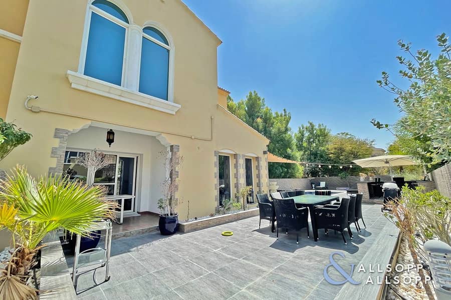 2 B Type | 3 Beds | Private Pool | Upgraded