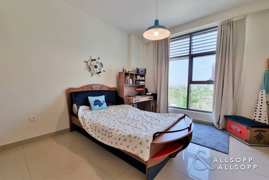 13 Park and Pool View | West Facing | 3 Beds