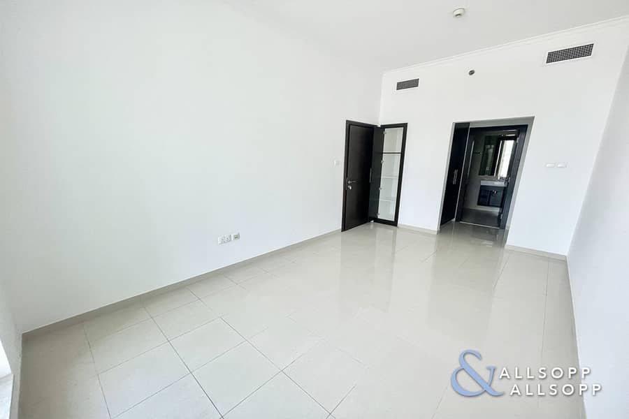 6 Sea View | Great Location | Vacant | 1 Bed