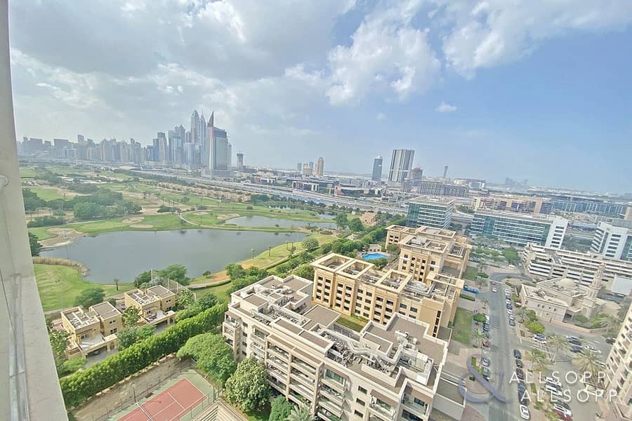 Golf Course View | High Floor | VOT | 2 Bed