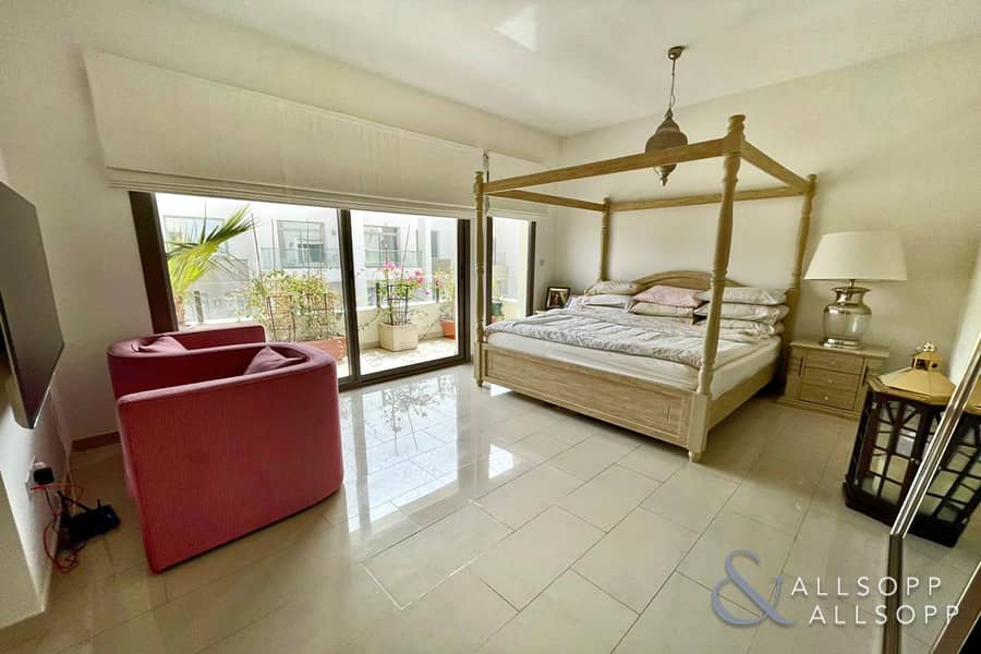 8 4 Bedrooms | Single Row | Excellent Price