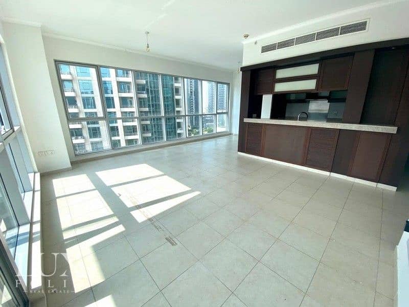 位于迪拜市中心，豪华公寓区，八号公寓大楼 1 卧室的公寓 110000 AED - 5508469