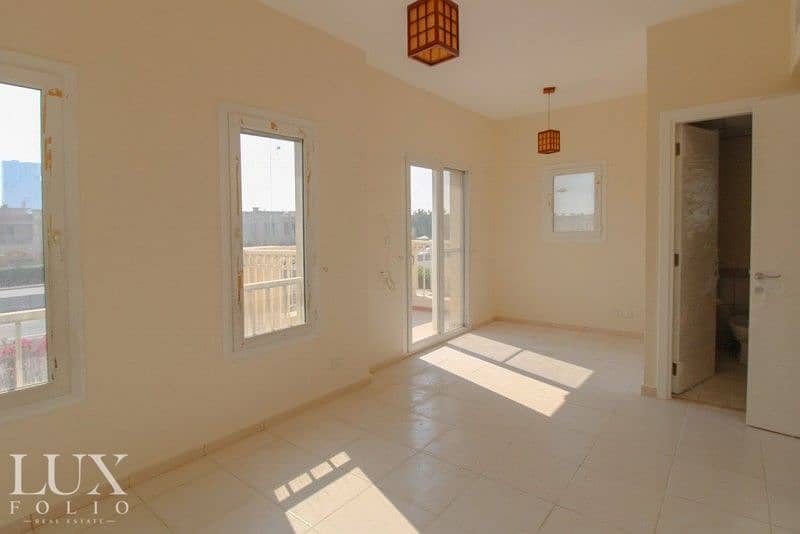 14 Private Pool | 4E | Upgraded | Near Souk