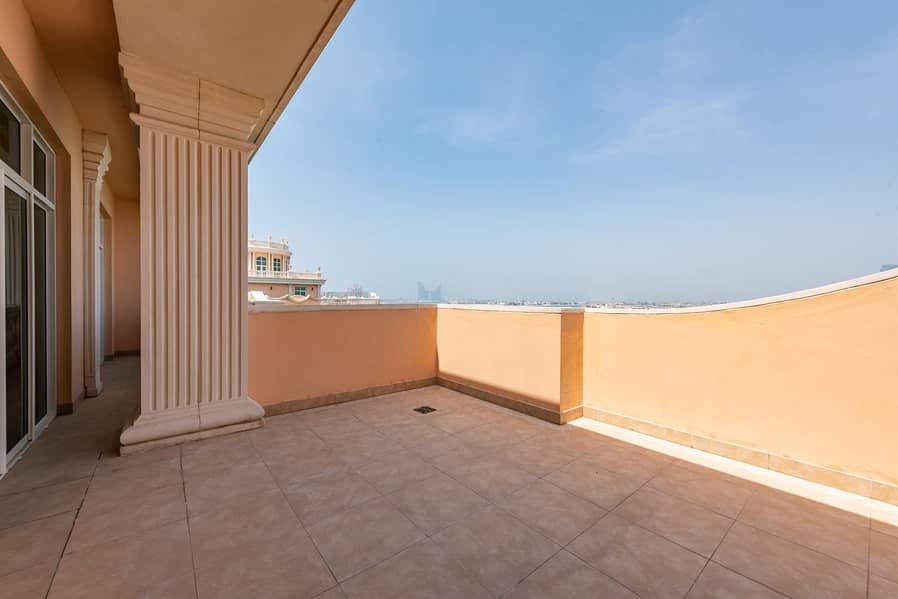 13 Direct Sea View | Luxurious 5 Bed Duplex