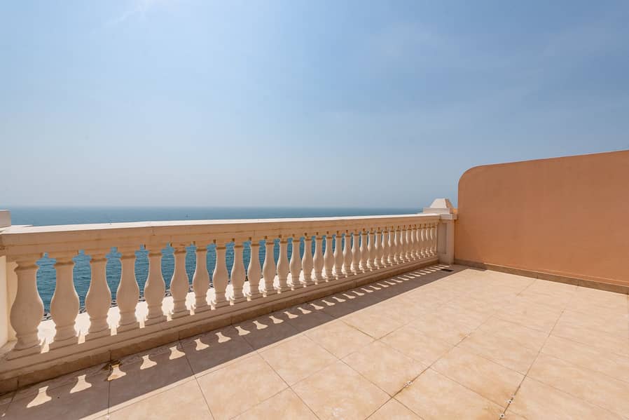 17 Direct Sea View | Luxurious 5 Bed Duplex