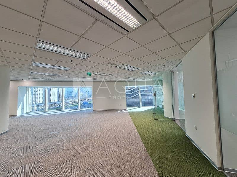 4 Nicely Fitted Office | Partitions | DIFC View