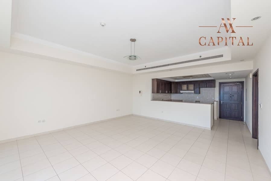 4 Fully Upgraded | High Floor | Tenanted