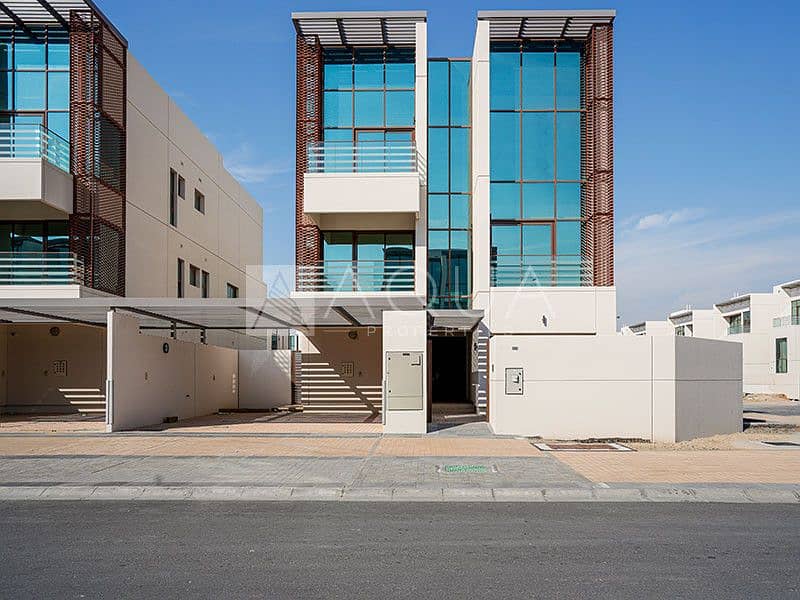 1 6 Bed Villa Close to Downtown - MBR City
