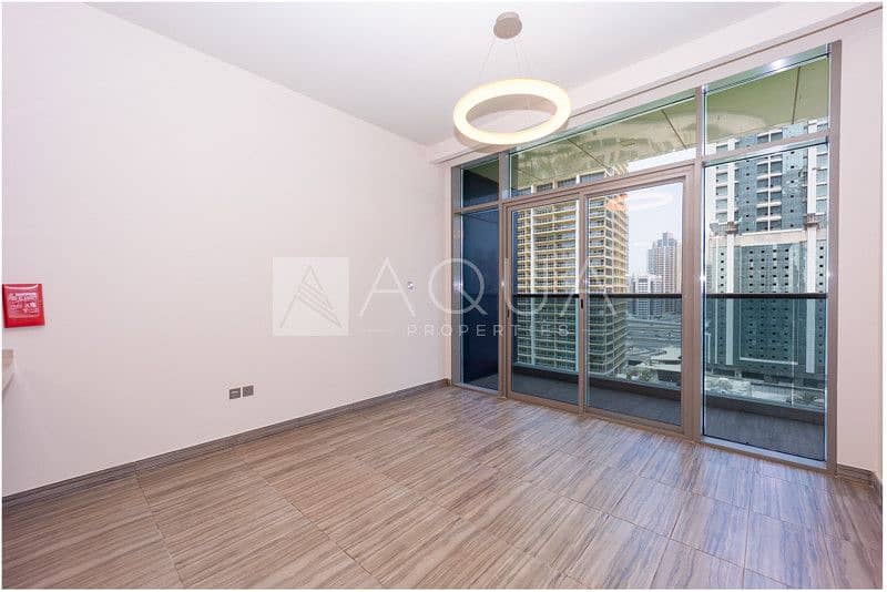 Nice and Modern Brand New 1 Bed | Lake View