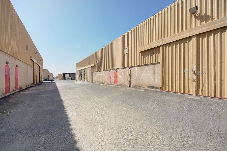 位于迪拜投资园区（DIP），1期 的仓库 143000 AED - 4511021