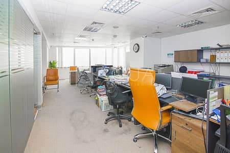 Office for Rent in Jumeirah Lake Towers (JLT), Dubai - Fully Fitted Office | High Floor | Partitions