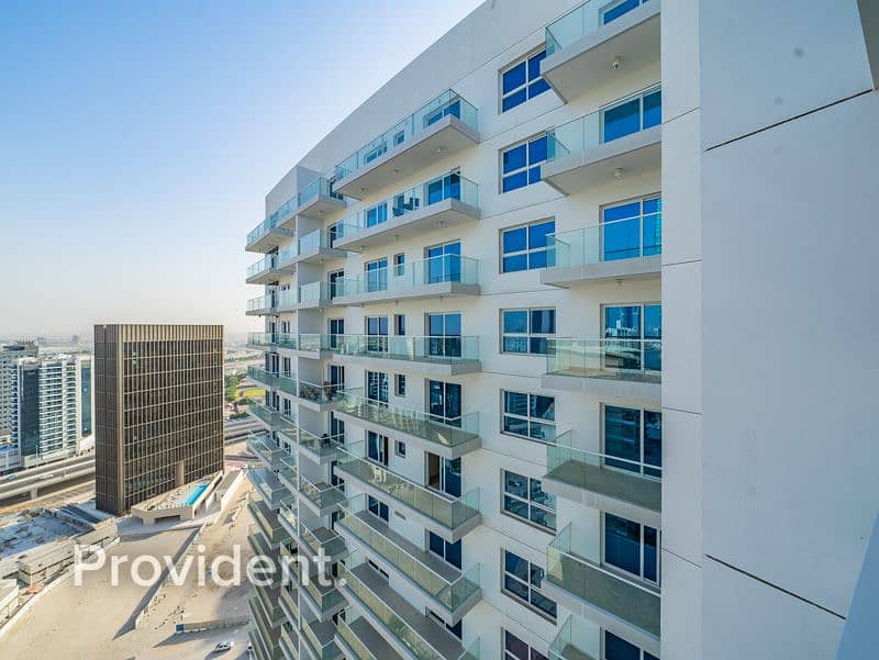 15 Spacious Studio | Lovely View | Brand New