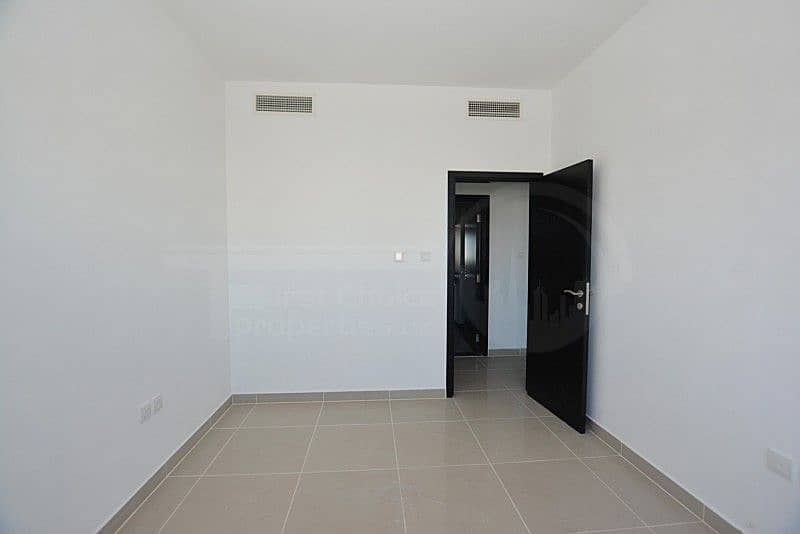 9 Stunning Ground Floor 3 Bedroom Flat in Al Reef.