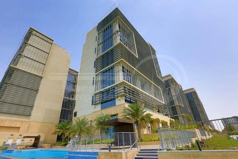 Astonishing 3BR Apartment in Al Raha Beach