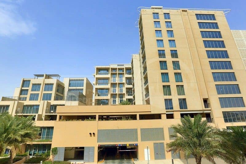 16 Astonishing 3BR Apartment in Al Raha Beach