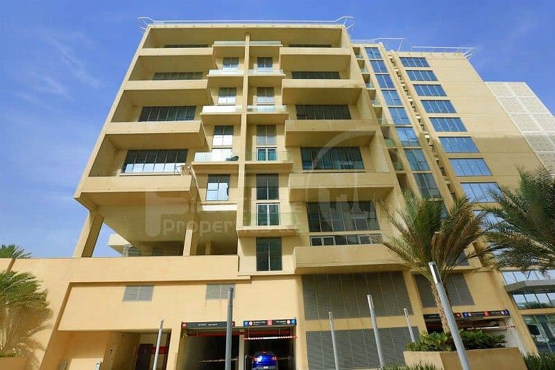 18 Astonishing 3BR Apartment in Al Raha Beach