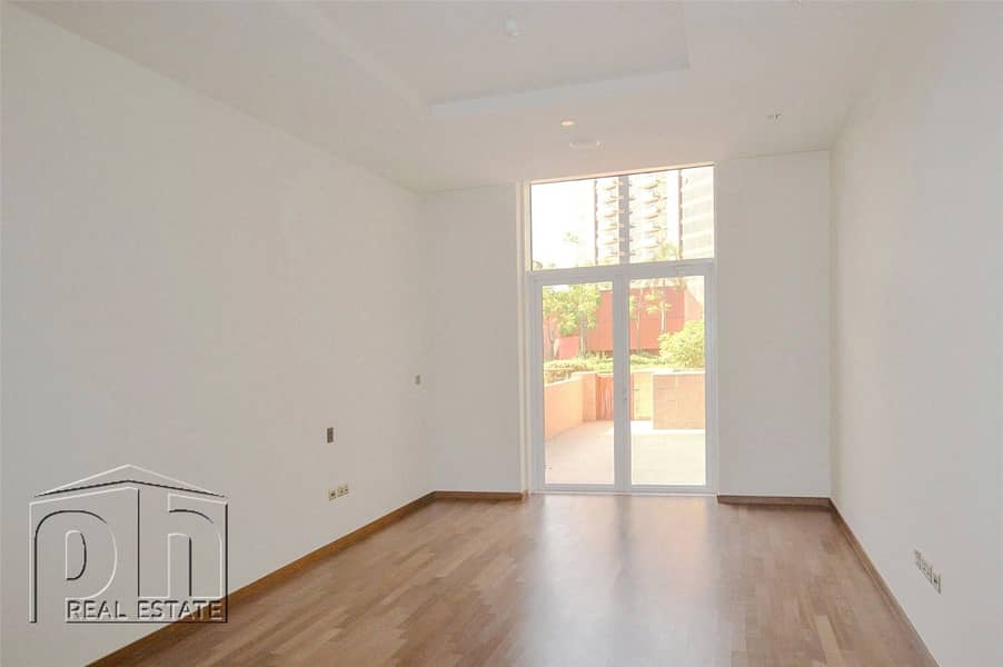 4 1 BR | Spacious | Unfurnished | Available