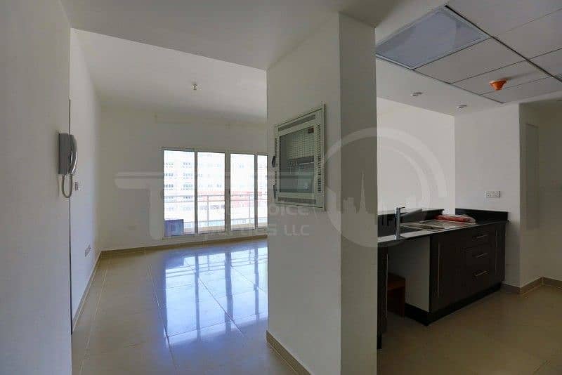 11 Delightful 1BR Apartment for Sale in Reef