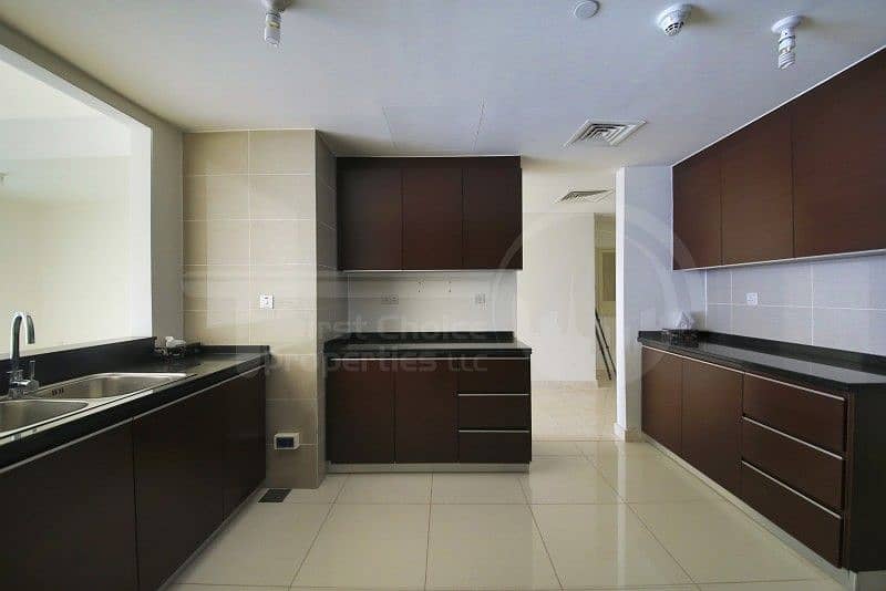 6 Great Offer ! Extravagant 3BR Apartment.