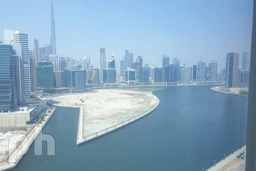 Burj Khalifa View | Fitted and Furnised.