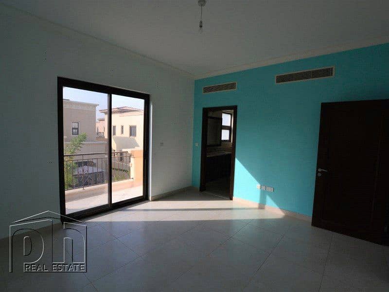 15 | Opposite Park | Easy Access | Vacant |