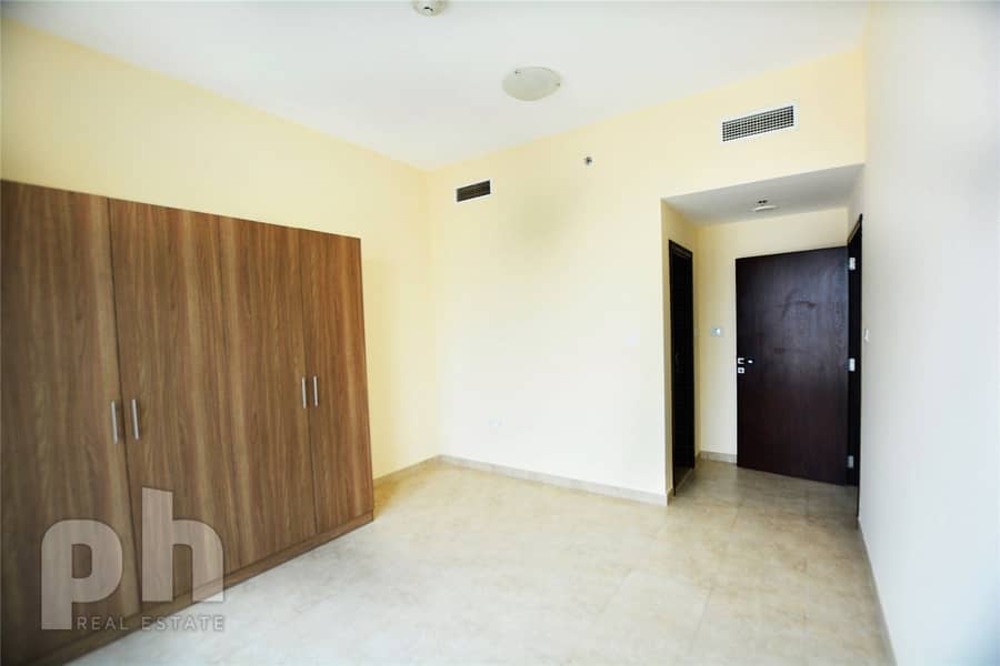 4 | One Bedroom | Sea View | Unfurnished |