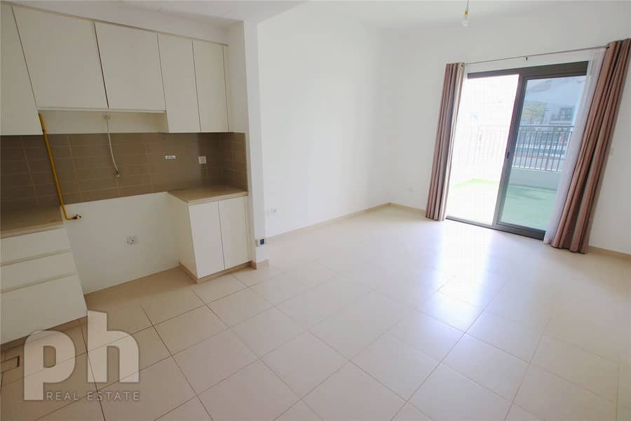 5 Pool Views | Landscaped Garden | 2 Bed